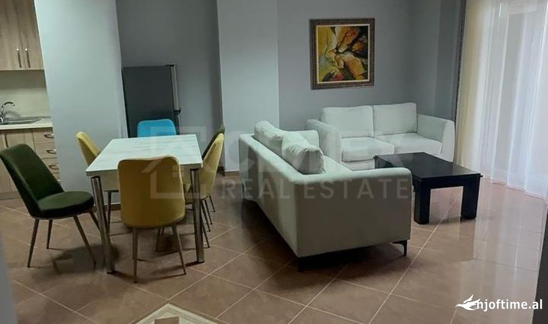 Shtepi ne shitje Apartament ne Tirane, 2+1, Mobilimi Pjeserisht e mobiluar, Pagesa 243,000  Euro.