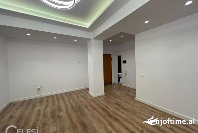 Shtepi ne shitje Apartament ne Tirane, 2+1, Mobilimi Bosh, pa mobiluar, Pagesa 237,000  Euro.
