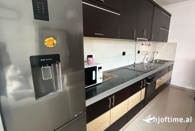 Shtepi ne shitje Apartament ne Tirane, 2+1, Mobilimi E mobiluar, Pagesa 110,000  Euro.