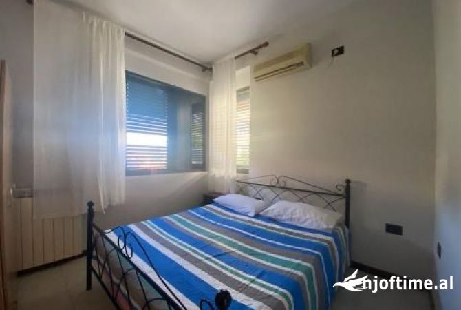 Shtepi ne shitje Vila Luksoze ne Tirane, 7+1, Mobilimi E mobiluar, Pagesa 455,000  Euro.