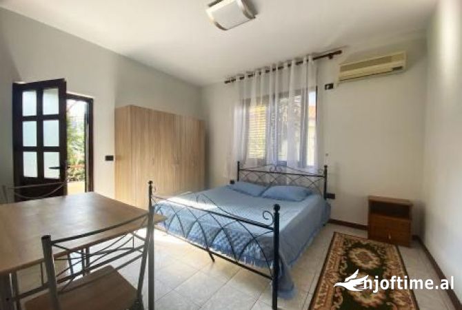 Shtepi ne shitje Vila Luksoze ne Tirane, 7+1, Mobilimi E mobiluar, Pagesa 455,000  Euro.