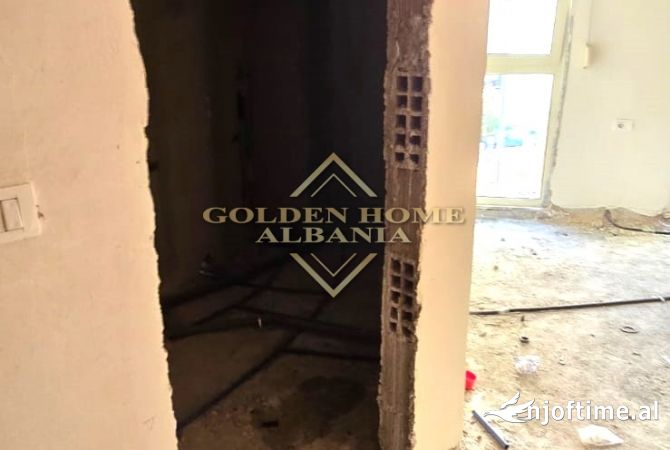 Shtepi ne shitje Apartament ne Tirane, 2+1, Mobilimi Bosh, pa mobiluar, Pagesa 179,000  Euro.