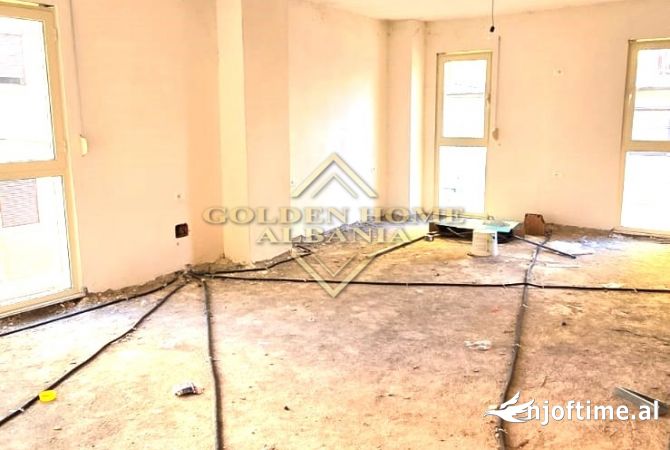 Shtepi ne shitje Apartament ne Tirane, 2+1, Mobilimi Bosh, pa mobiluar, Pagesa 179,000  Euro.