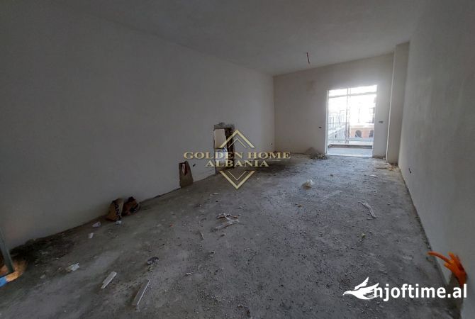 Shtepi ne shitje Apartament ne Tirane, 2+1, Mobilimi Bosh, pa mobiluar, Pagesa 170,150  Euro.