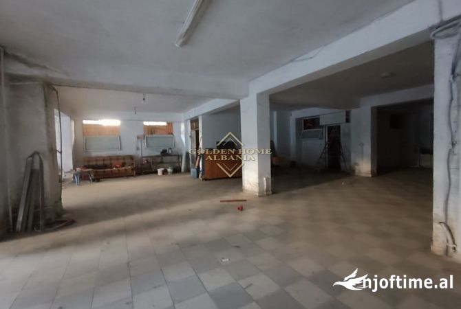 Ambient biznesi me qera 4+1 ne Tirane - 500 Euro
