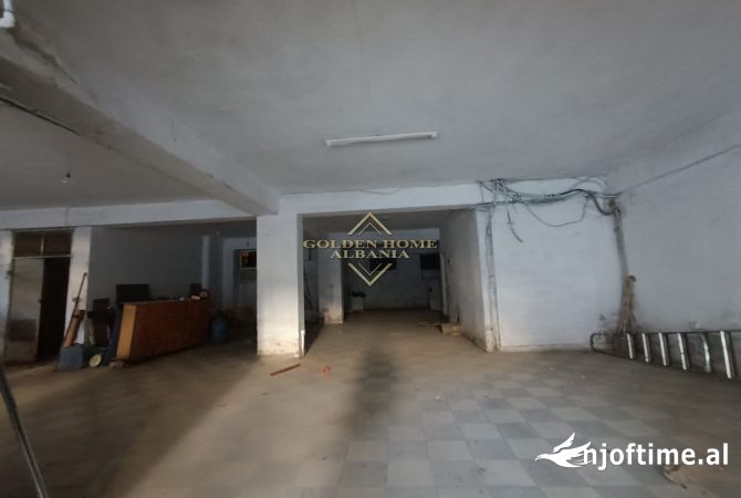 Ambient biznesi me qera 4+1 ne Tirane - 500 Euro