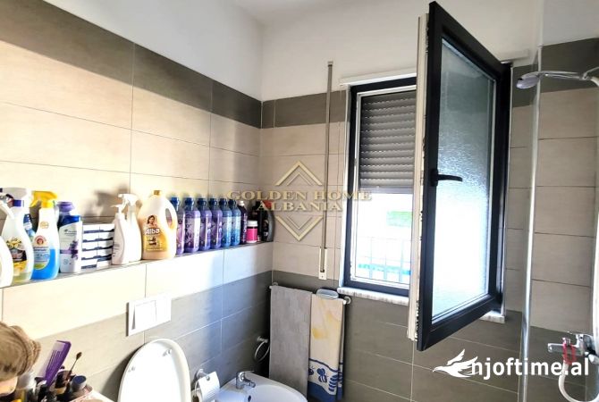 Shtepi ne shitje Apartament ne Tirane, 2+1, Mobilimi Bosh, pa mobiluar, Pagesa 198,000  Euro.