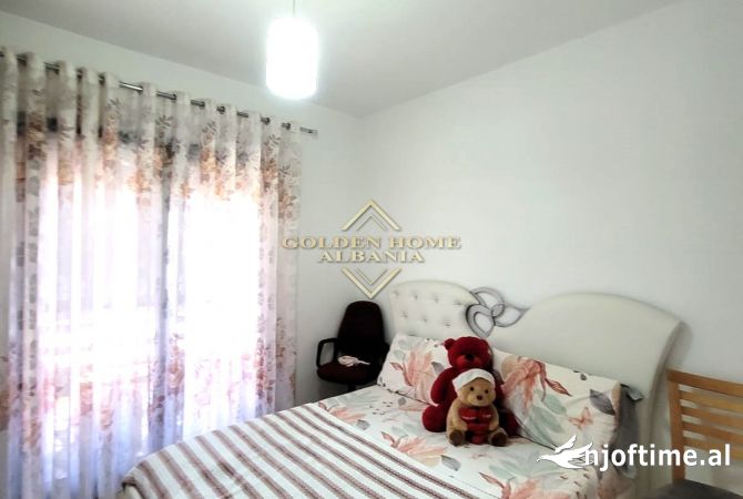 Shtepi ne shitje Apartament ne Tirane, 2+1, Mobilimi Bosh, pa mobiluar, Pagesa 198,000  Euro.