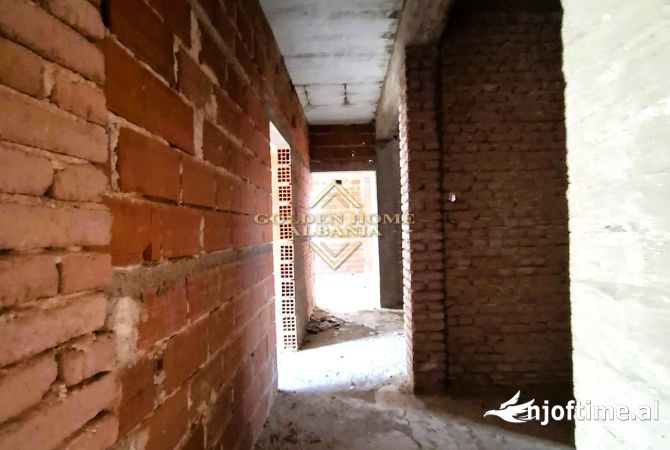 Shtepi ne shitje Shtepi Private ne Korce, 4+1, Mobilimi Bosh, pa mobiluar, Pagesa 65,000  Euro.