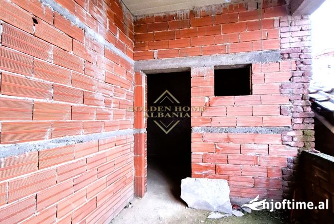 Shtepi ne shitje Shtepi Private ne Korce, 4+1, Mobilimi Bosh, pa mobiluar, Pagesa 65,000  Euro.