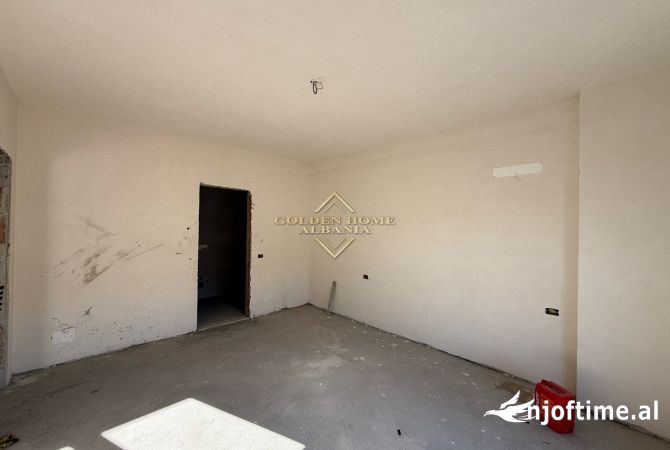Shtepi ne shitje Apartament ne Tirane, 2+1, Mobilimi Bosh, pa mobiluar, Pagesa 206,000  Euro.