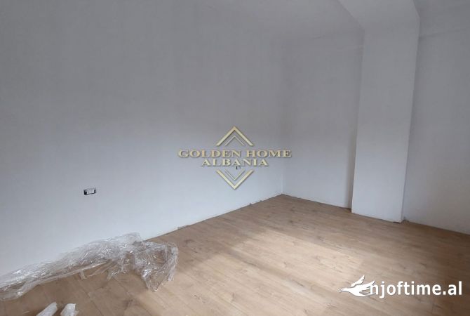 Shtepi ne shitje Apartament ne Tirane, 1+1, Mobilimi Bosh, pa mobiluar, Pagesa 162,380  Euro.