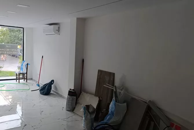Ambiente Commerciale in Affitto 1+1 a Tirana - 500 Euro