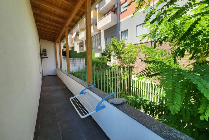 Shtepi me qera Apartament ne Tirane, 2+1, Mobilimi E mobiluar, Pagesa 800  Euro.