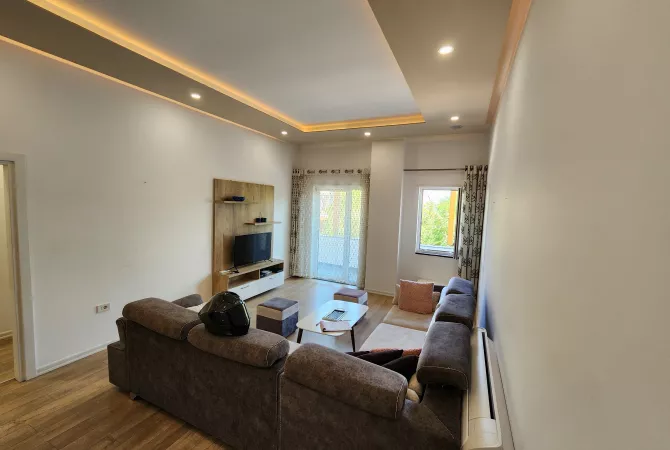 Shtepi me qera 2+1 ne Tirane - 800 Euro
