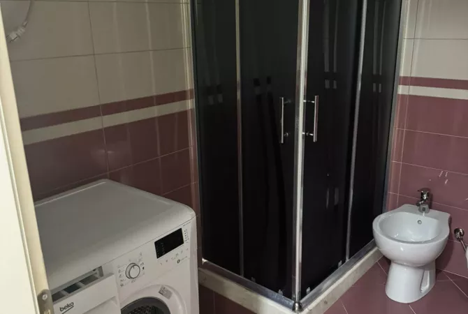 Shtepi me qera Apartament ne Tirane, 2+1, Mobilimi E mobiluar, Pagesa 500  Euro.