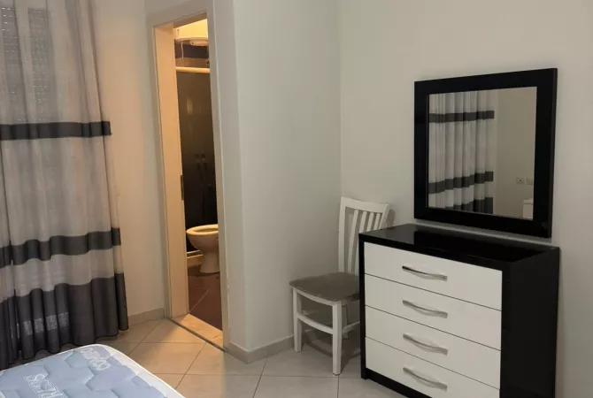 Shtepi me qera Apartament ne Tirane, 2+1, Mobilimi E mobiluar, Pagesa 500  Euro.