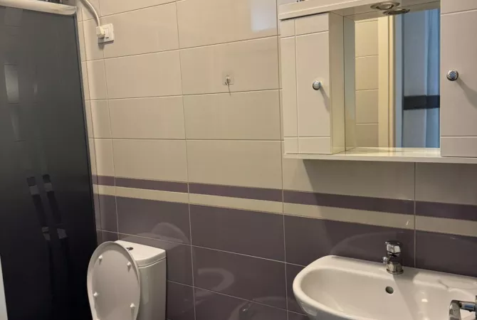 Shtepi me qera Apartament ne Tirane, 2+1, Mobilimi E mobiluar, Pagesa 500  Euro.