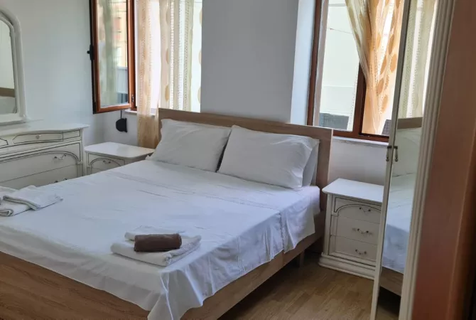 Shtepi me qera Apartament ne Tirane, 2+1, Mobilimi E mobiluar, Pagesa 550  Euro.