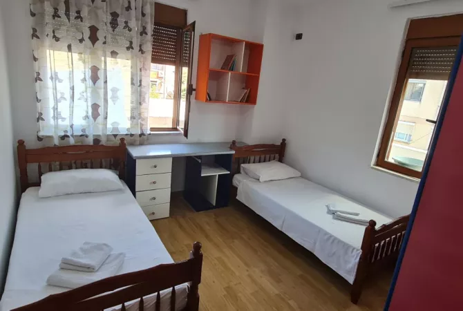 Shtepi me qera Apartament ne Tirane, 2+1, Mobilimi E mobiluar, Pagesa 550  Euro.
