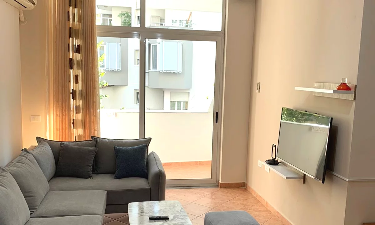 Shtepi me qera Apartament ne Tirane, 2+1, Mobilimi E mobiluar, Pagesa 650  Euro.