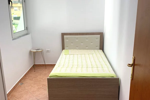 Shtepi me qera Apartament ne Tirane, 2+1, Mobilimi E mobiluar, Pagesa 650  Euro.