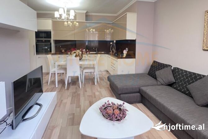 Shtepi me qera 2+1 ne Tirane - 650 Euro
