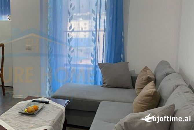 Shtepi me qera 2+1 ne Tirane - 400 Euro