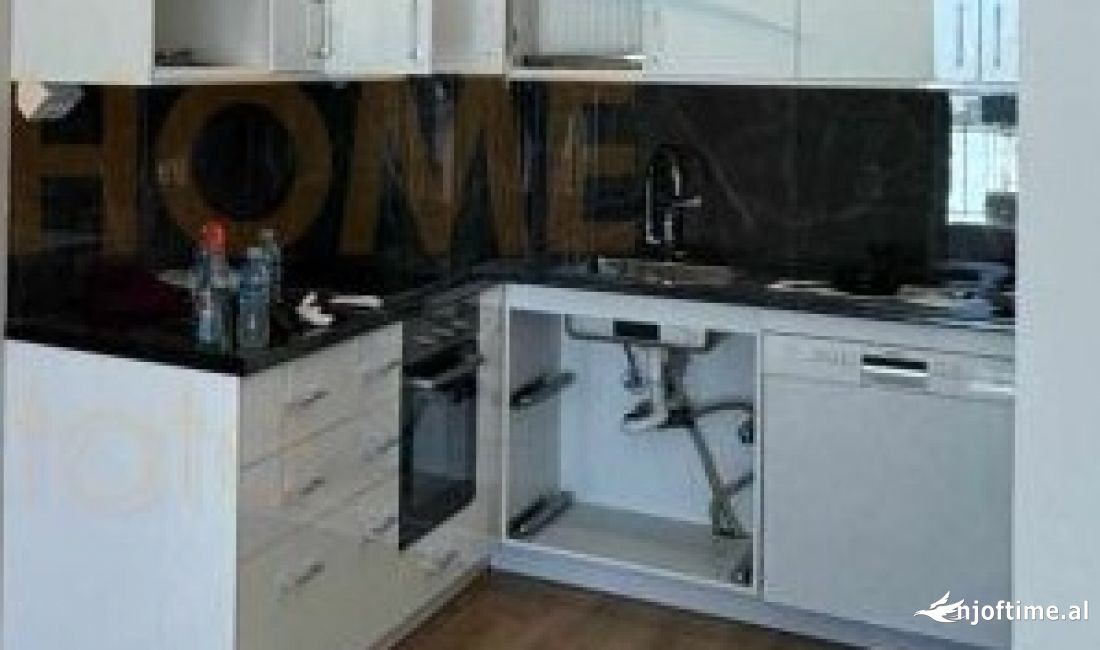 Shtepi ne shitje Apartament ne Tirane, 1+1, Mobilimi E mobiluar, Pagesa 99,000  Euro.