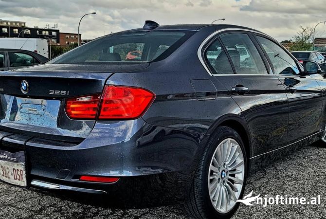 Makina ne shitje ne Tirane, BMW, 2015 Benzine,Kambio Automatik Pagesa 10,500  Euro.