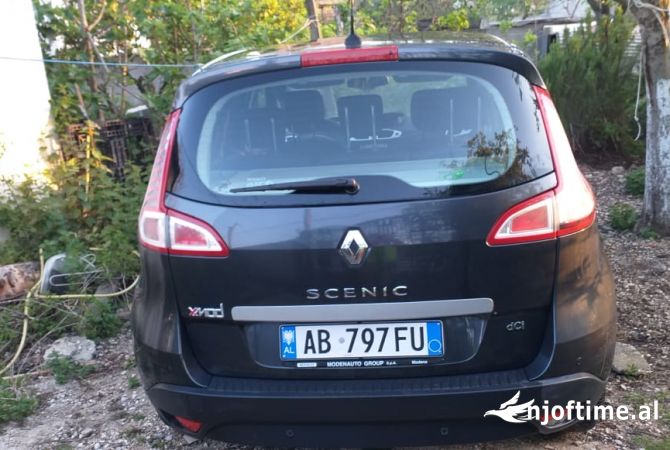 Makina ne shitje  ne Fier - 3,300 Euro