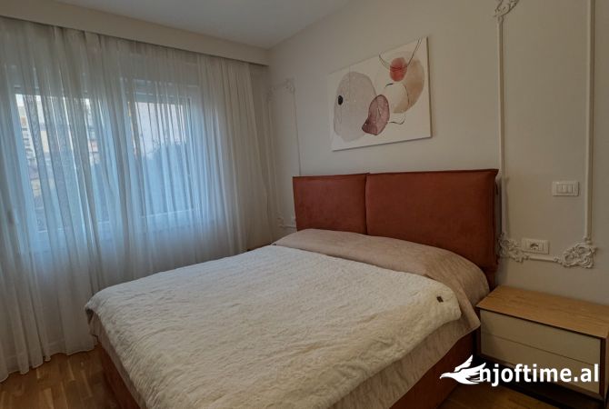 Shtepi me qera Apartament ne Tirane, 1+1, Mobilimi E mobiluar, Pagesa 100,000  Leke.