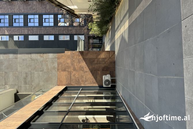 Shtepi me qera Apartament ne Tirane, 1+1, Mobilimi E mobiluar, Pagesa 100,000  Leke.