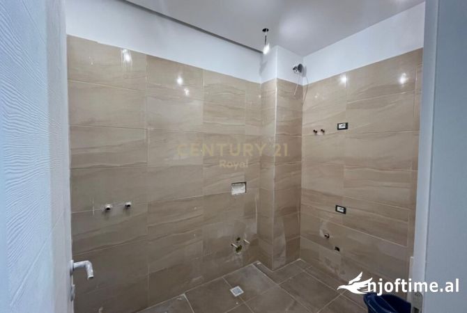 Shtepi ne shitje Apartament ne Tirane, 3+1, Mobilimi Bosh, pa mobiluar, Pagesa 286,650  Euro.