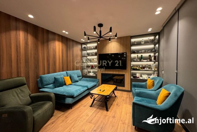 Shtepi ne shitje Apartament ne Tirane, 2+1, Mobilimi E mobiluar, Pagesa 3,450,000  Euro.