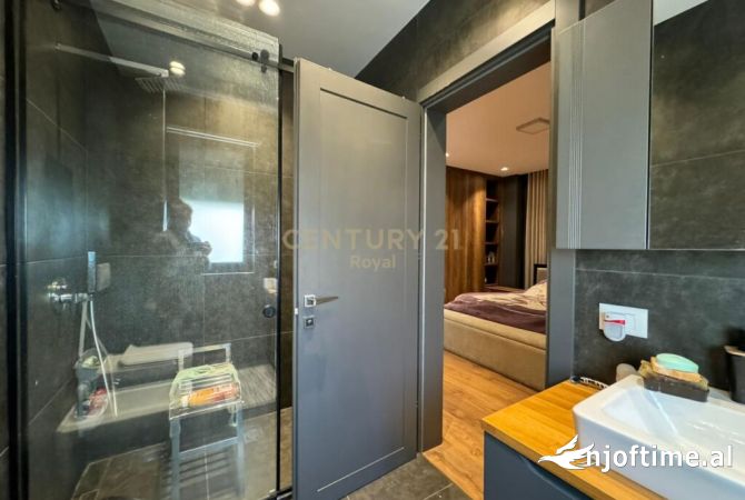 Shtepi ne shitje Apartament ne Tirane, 2+1, Mobilimi E mobiluar, Pagesa 3,450,000  Euro.