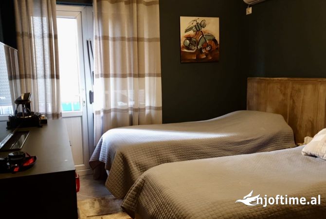 Shtepi me qera Apartament ne Tirane, 3+1, Mobilimi E mobiluar, Pagesa 80,000  Leke.