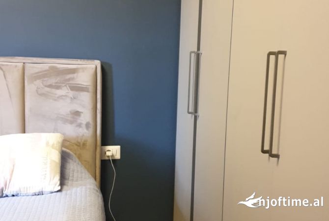 Shtepi me qera Apartament ne Tirane, 3+1, Mobilimi E mobiluar, Pagesa 80,000  Leke.