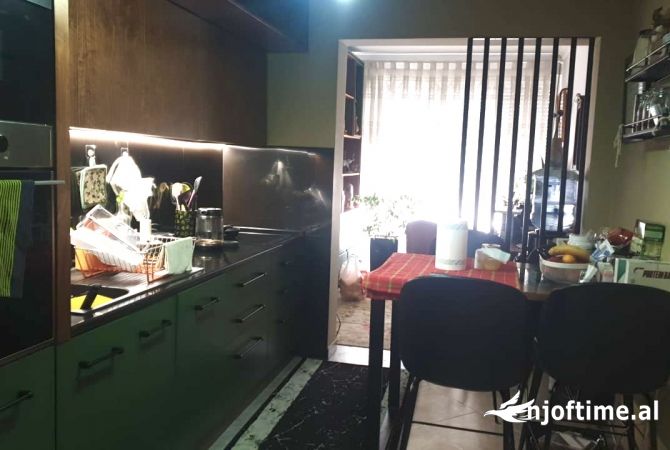 Shtepi me qera 3+1 ne Tirane - 80,000 Leke