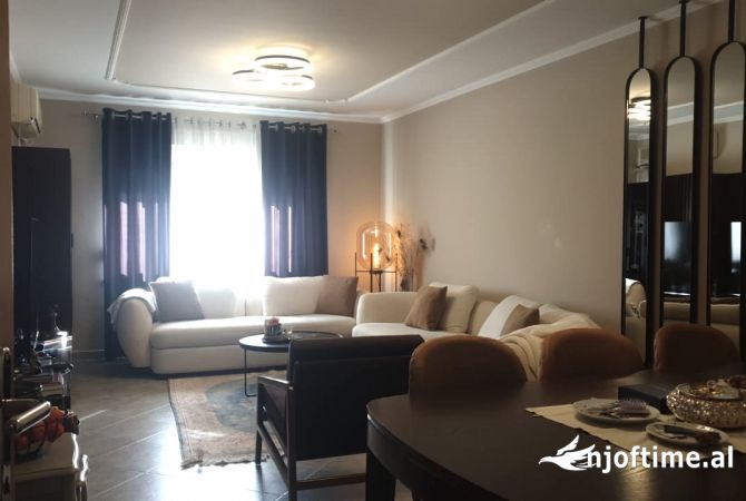 Shtepi me qera 3+1 ne Tirane - 80,000 Leke