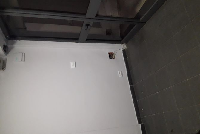  Me Qera - qender, Rr. Durresit , Dyqan, ambjent per qera 