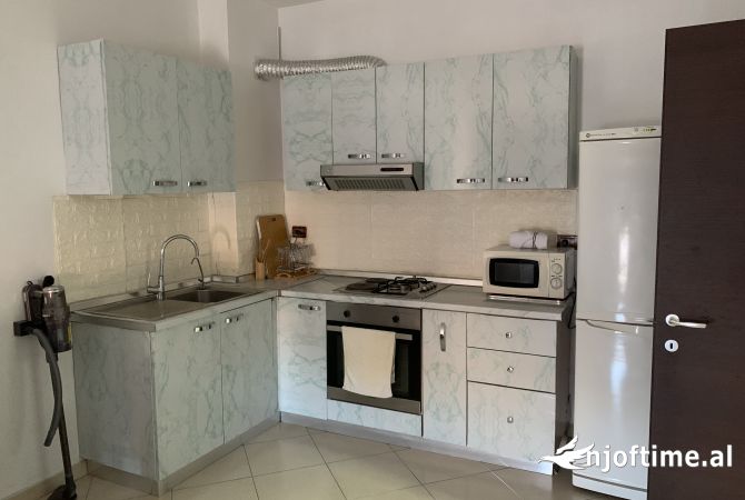 Shtepi me qera 2+1 ne Tirane - 55,000 Leke