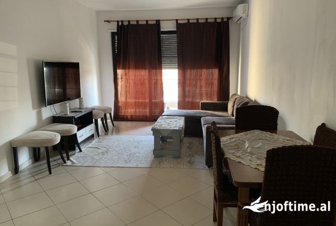 Shtepi me qera 2+1 ne Tirane - 55,000 Leke