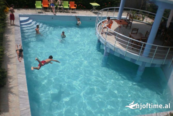 Shtepi ne shitje Vila Luksoze ne Elbasan, 6+1, Mobilimi Pjeserisht e mobiluar, Pagesa 115,000  Euro.