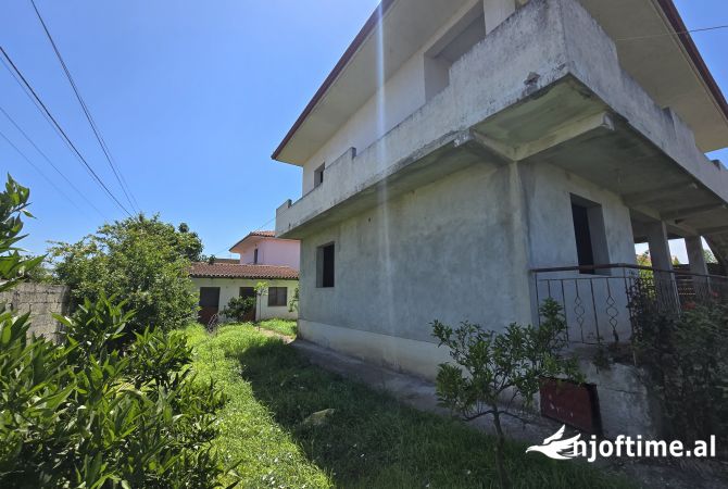Shtepi ne shitje 2+1 ne Fier - 180,000 Euro