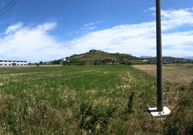 Truall ose Toke ne Tirane - 180,000 Euro