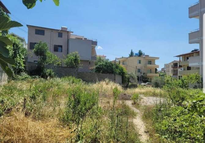Truall ose Toke  ne Tirane - 75,000 Euro