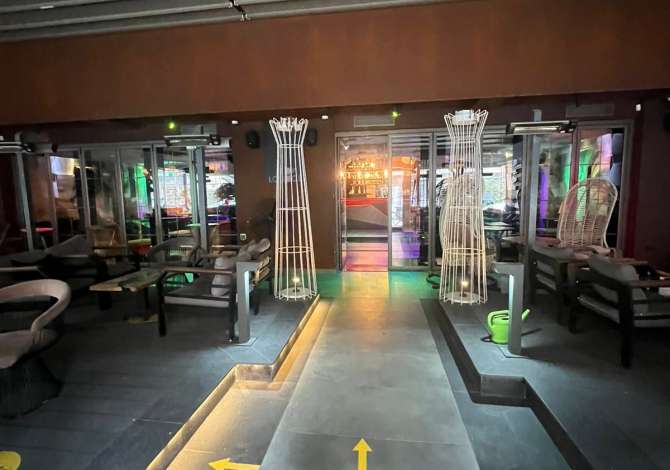 Ambient biznesi me qera 2+1 ne Tirane - 4,000 Euro
