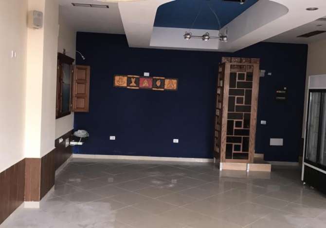 Jepet me qera ambient biznesi, i pershtatshem per lokal ose dyqan, Vizion +