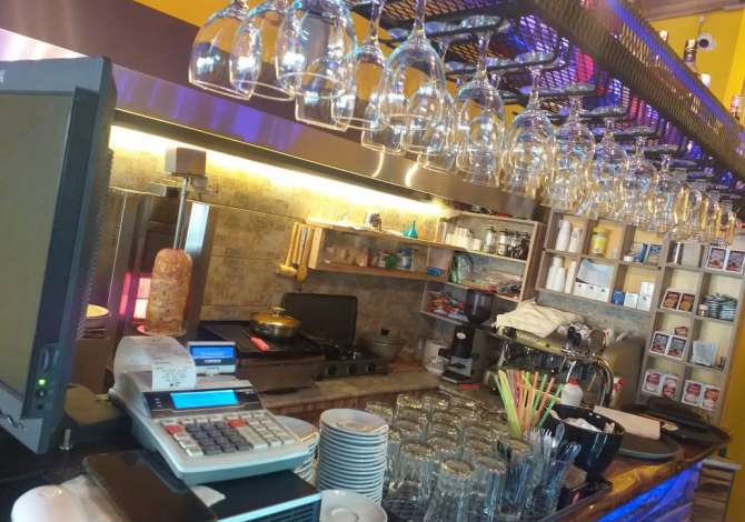 Ambient biznesi me qera 2+1 ne Tirane - 25,000 Leke